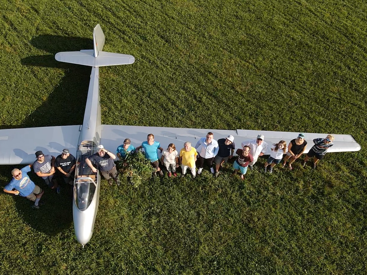 Herzlichen Glückwunsch, Korbinian! 🛫⭐️.
Heute stand der erste Alleinflug an und du hast ihn mit Bravour gemeistert! Der ganze Verein ist stolz auf dich und freut sich, dich auf deinem weiteren Weg zum Scheinpiloten begleiten zu dürfen!

#firstsoloflight #pilotinthemaking #gliding